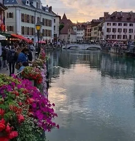 Hyper Centre Et Bord Du