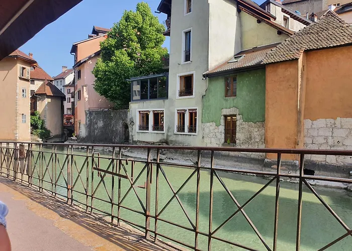 Hyper Centre Et Bord Du Annecy